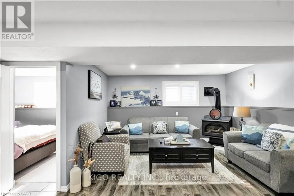 52 DAWN CRESCENT