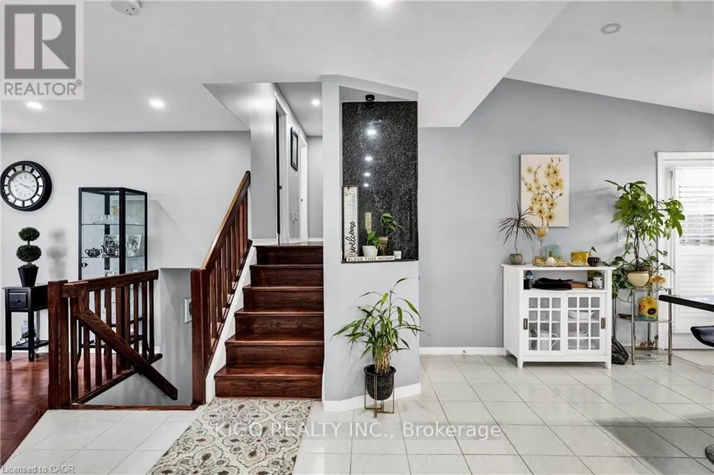 52 DAWN CRESCENT