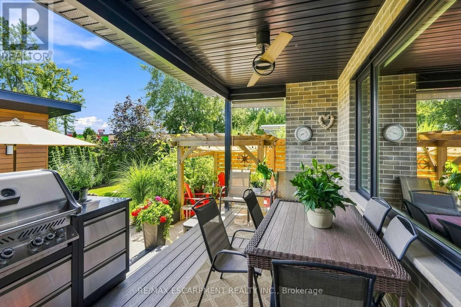 42 CARLTON AVENUE