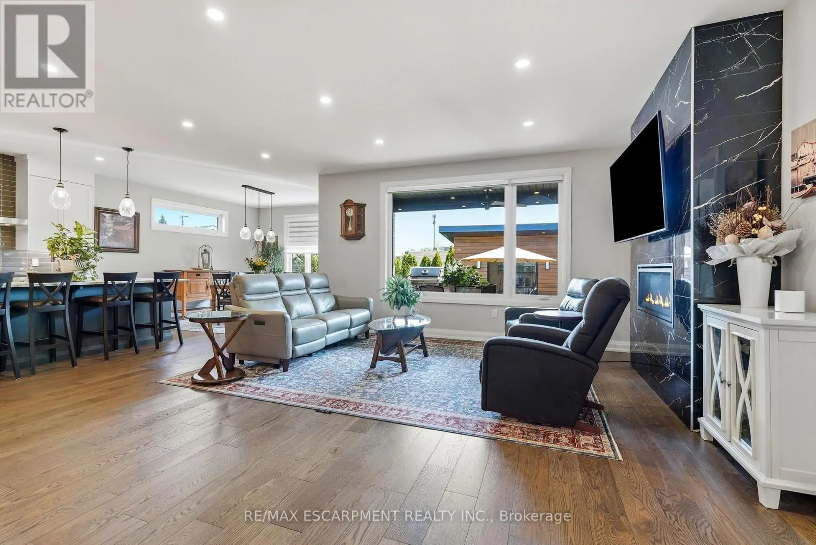 42 CARLTON AVENUE