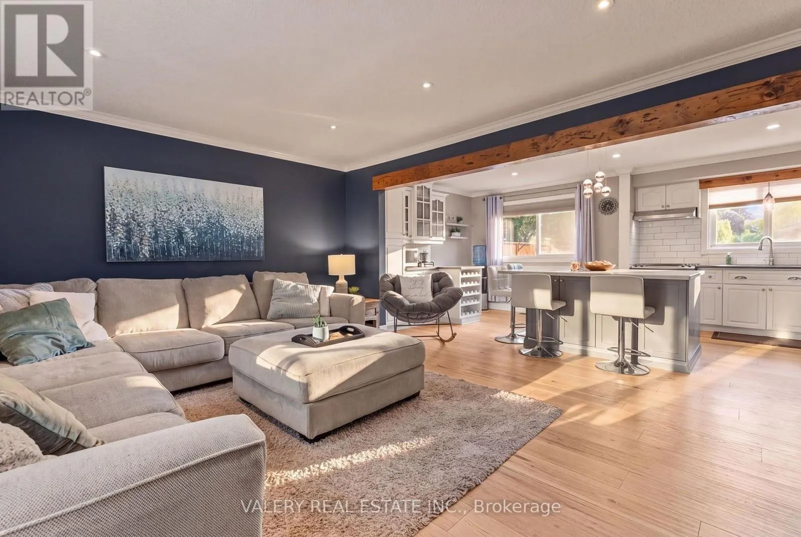 276 MAURICE STREET