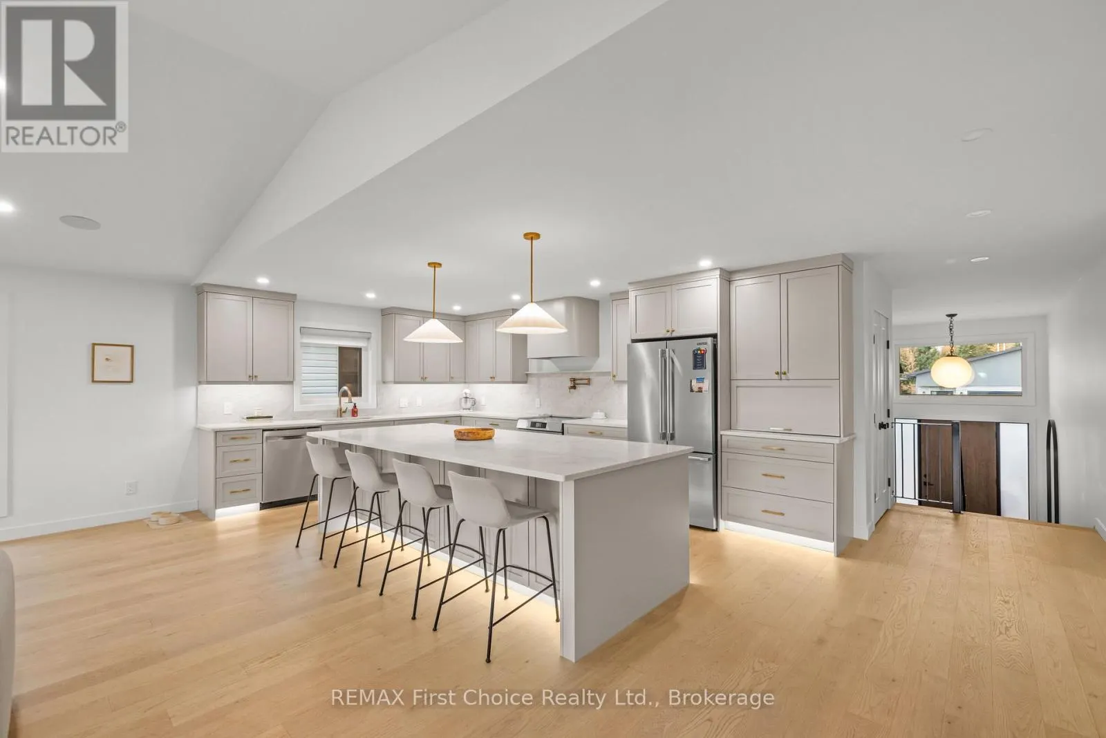 186 BRUIN CRESCENT