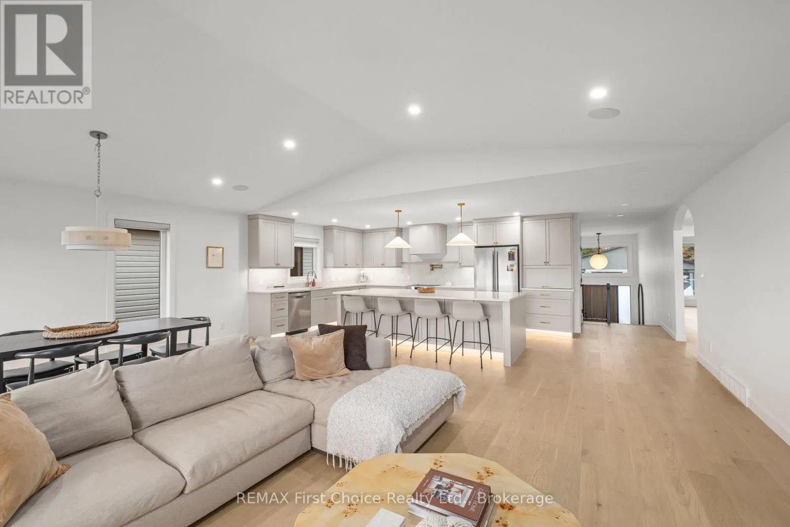 186 BRUIN CRESCENT