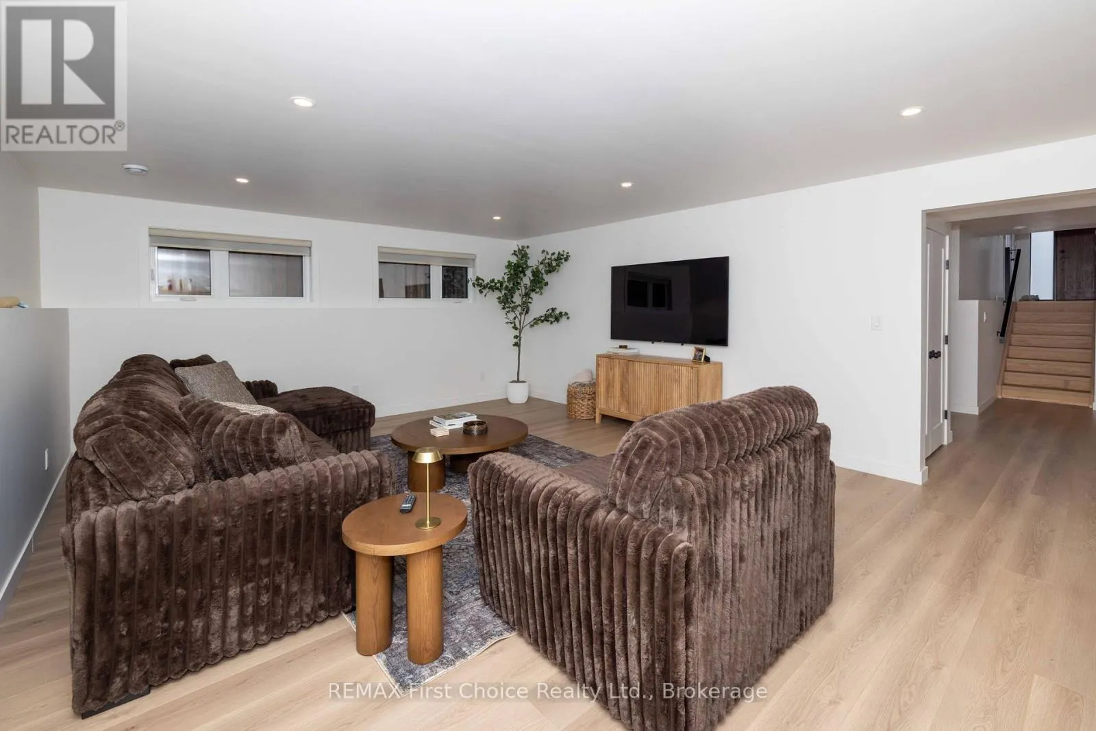 186 BRUIN CRESCENT