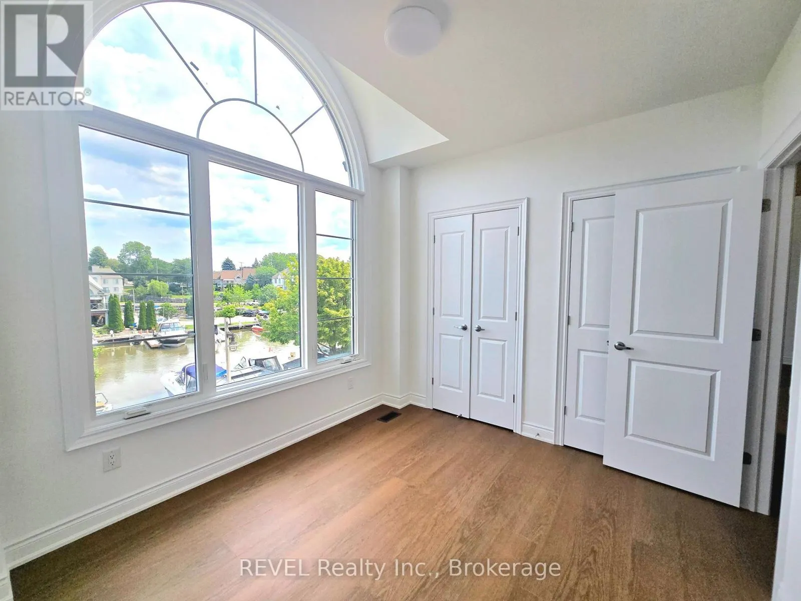 2 - 15 LAKE STREET #2