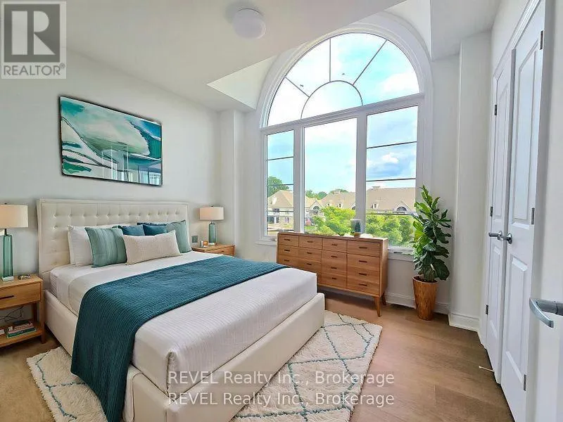2 - 15 LAKE STREET #2