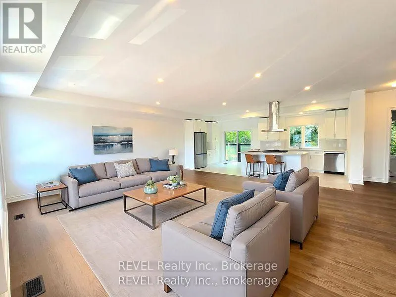 2 - 15 LAKE STREET #2