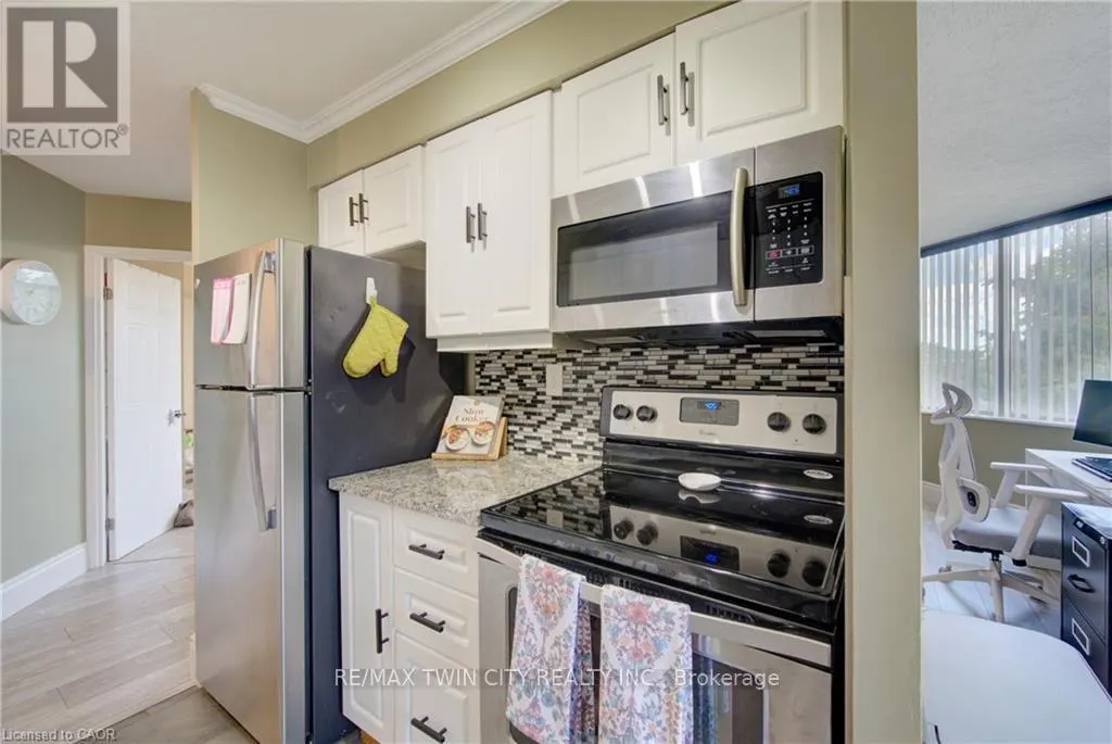 409 - 3227 KING STREET E