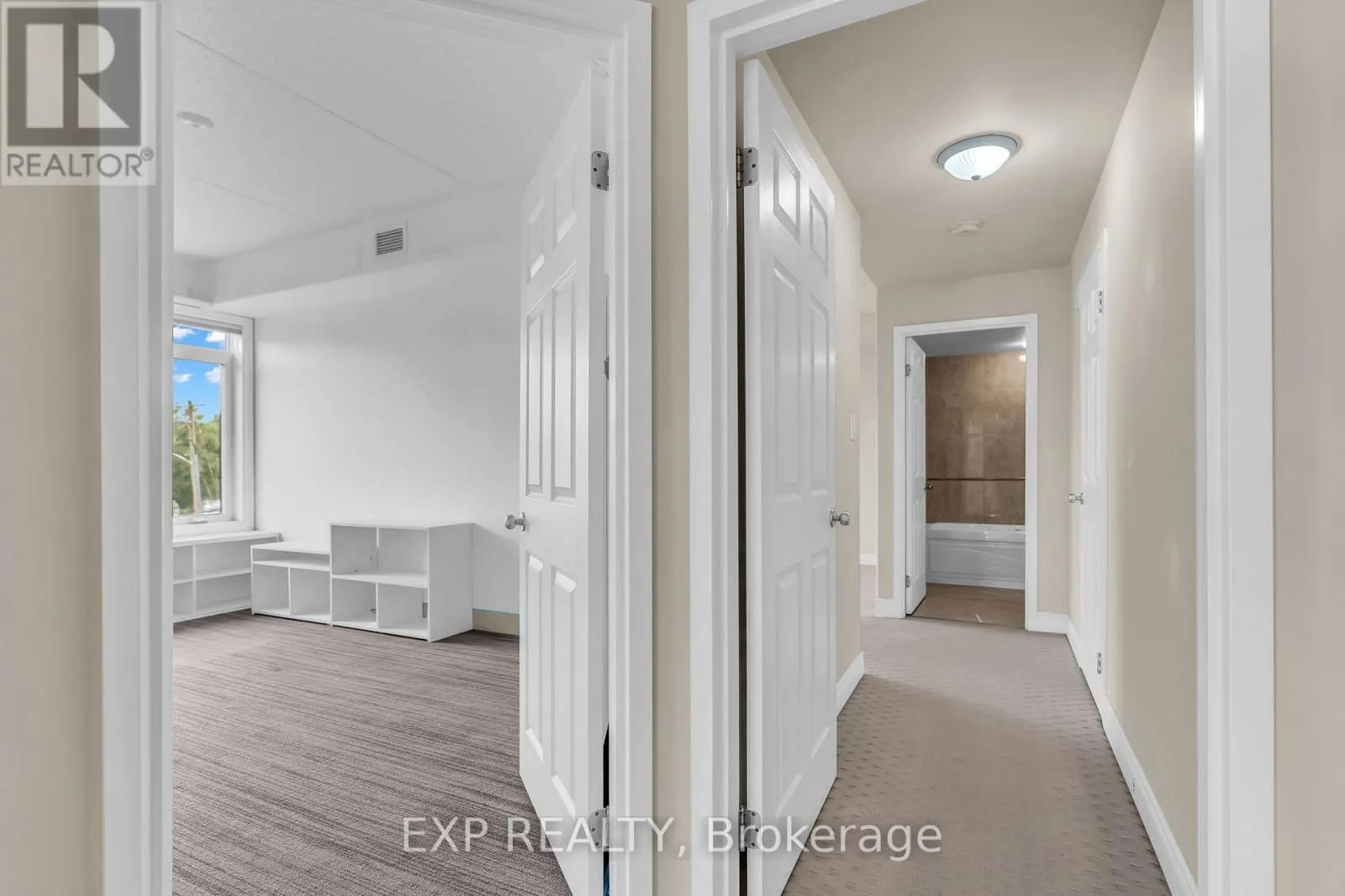 307 - 10 BAY STREET E