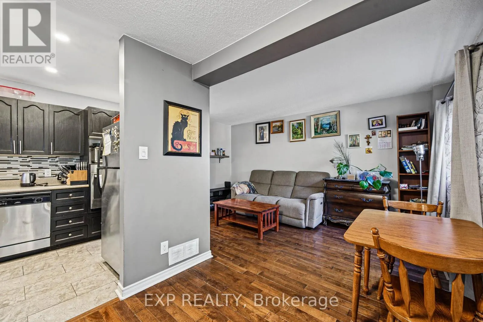 1677 LACOMBE DRIVE