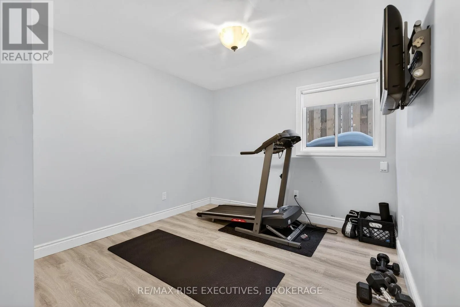 1302 MONTREAL STREET