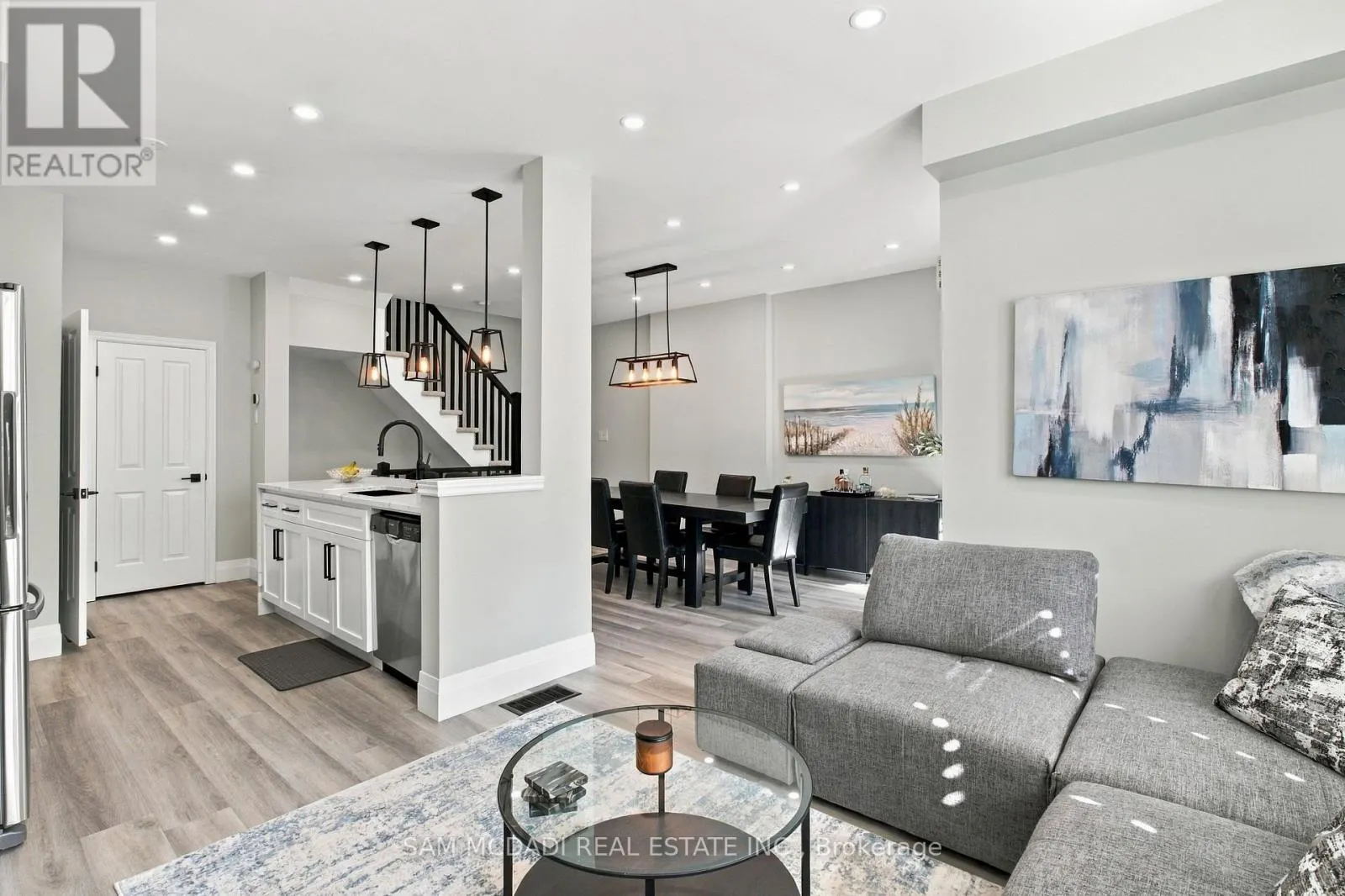 23 - 337 BEACH BOULEVARD