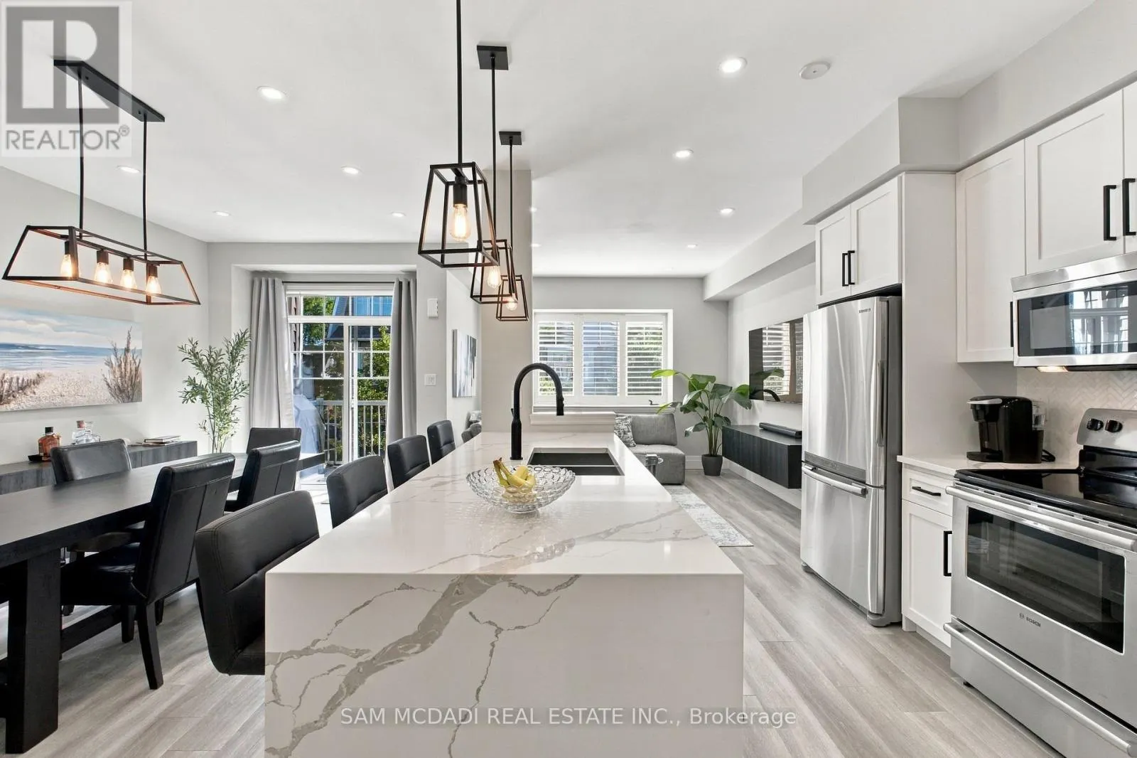 23 - 337 BEACH BOULEVARD