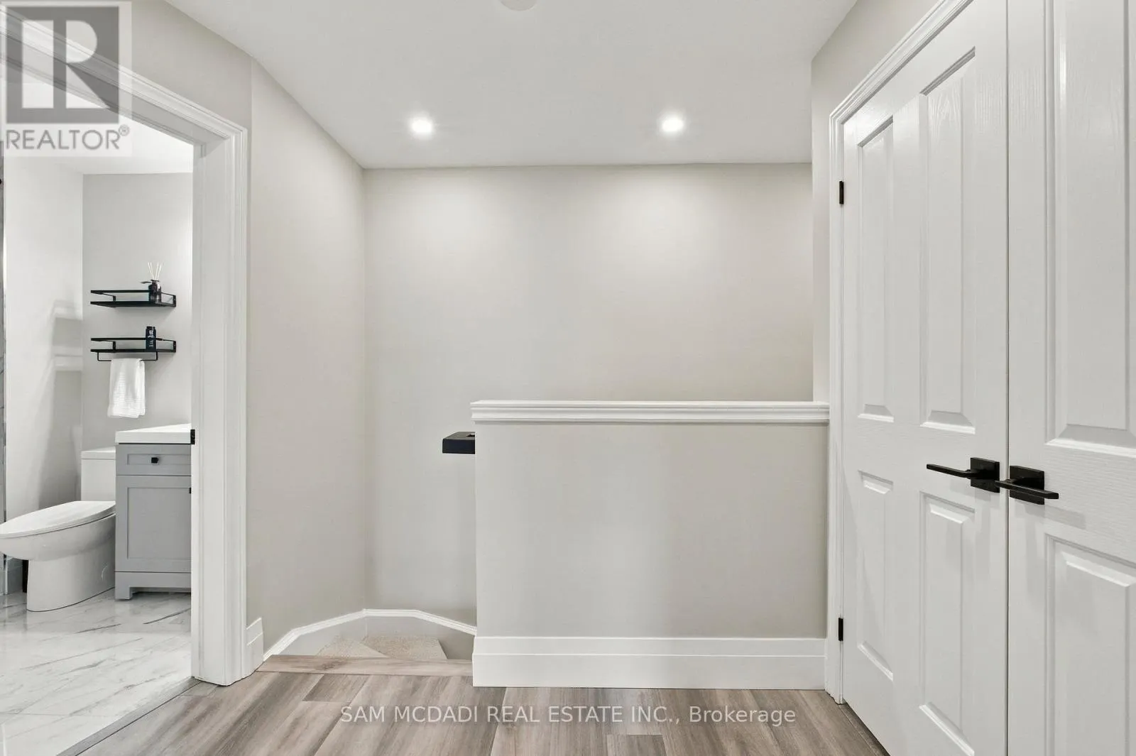 23 - 337 BEACH BOULEVARD