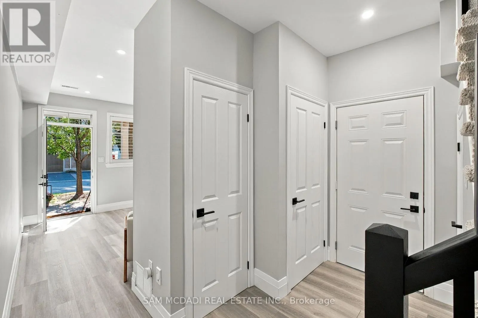 23 - 337 BEACH BOULEVARD
