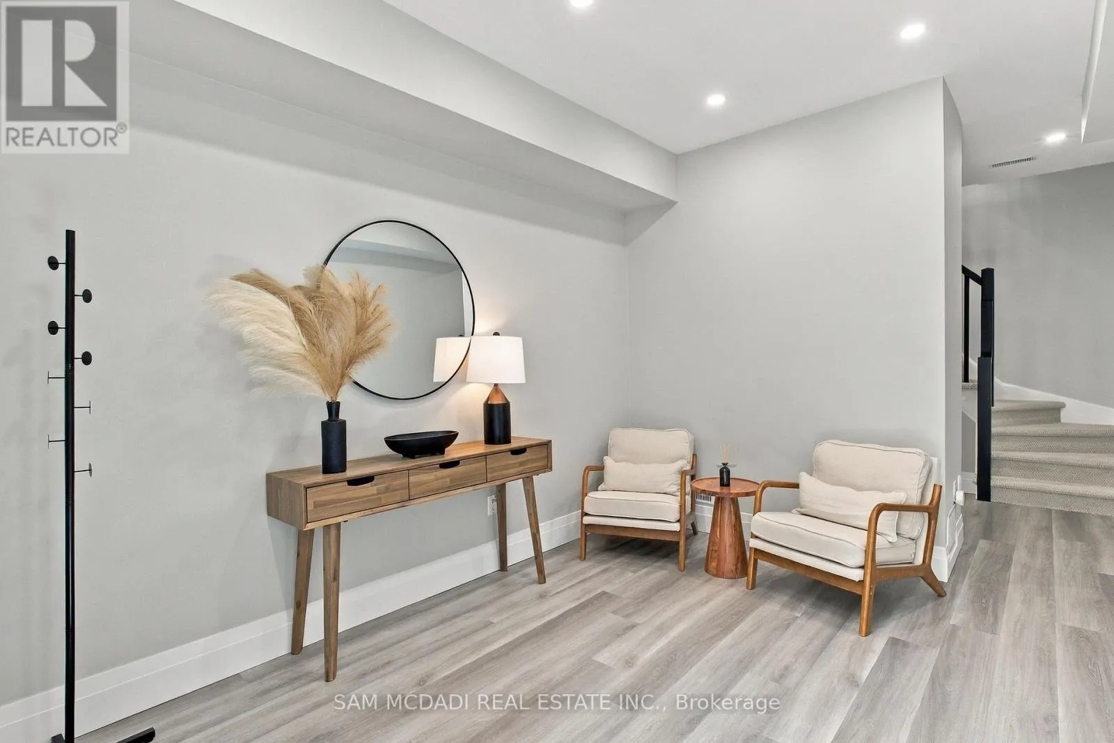 23 - 337 BEACH BOULEVARD