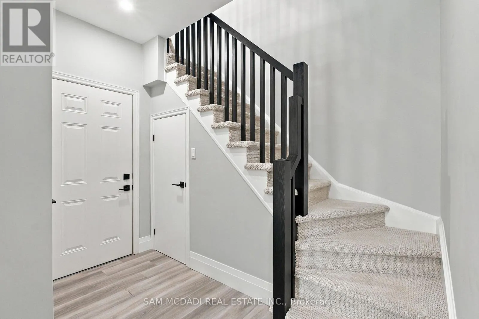 23 - 337 BEACH BOULEVARD