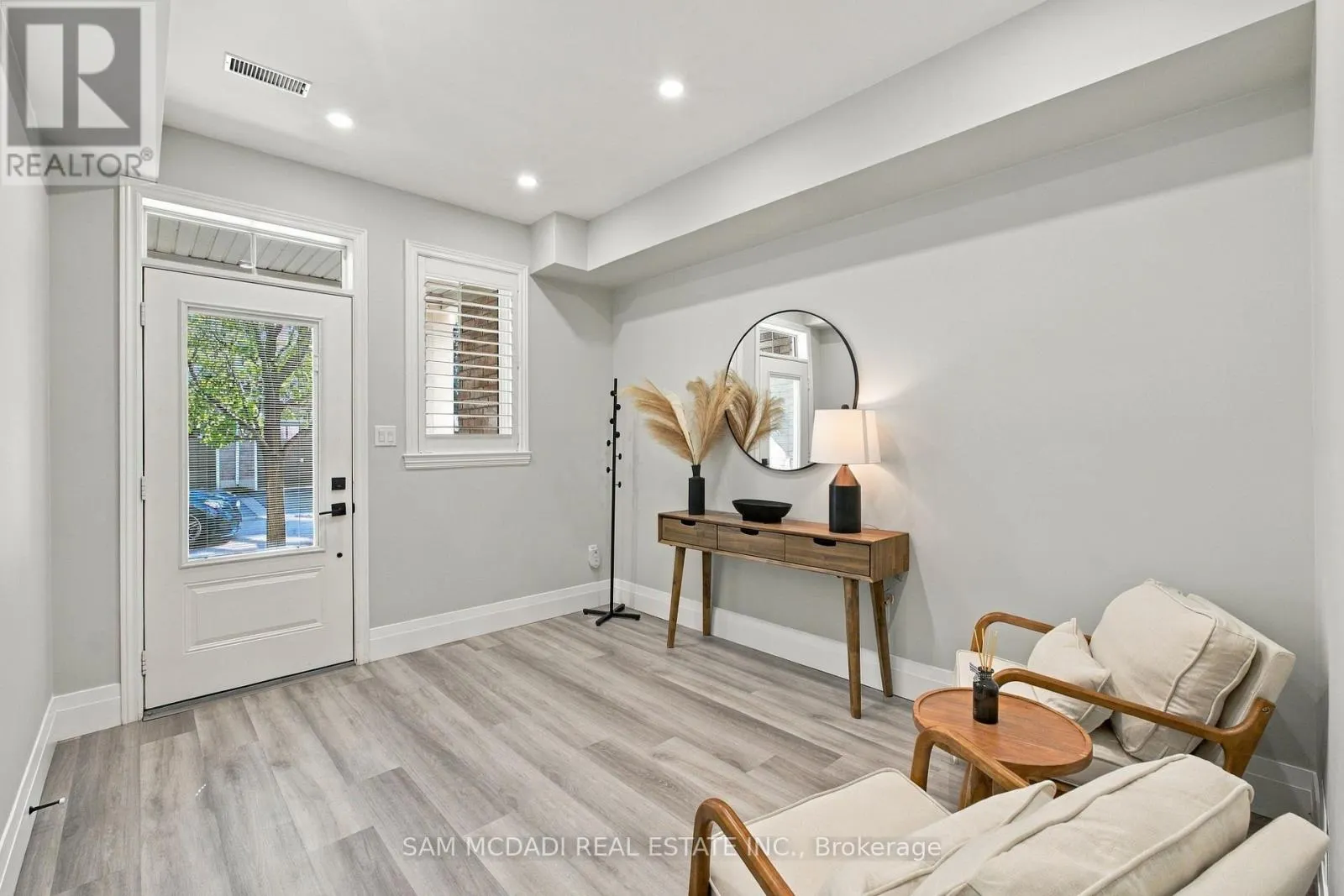 23 - 337 BEACH BOULEVARD