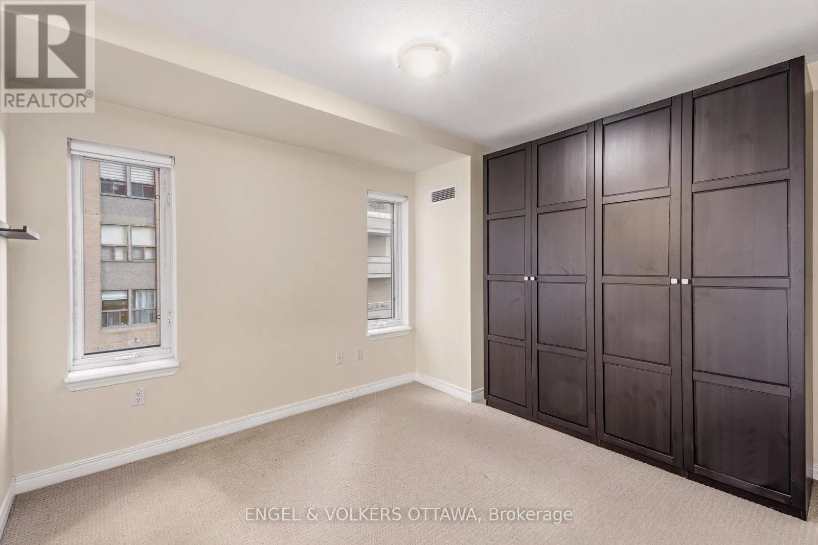 406 - 570 LAURIER AVENUE
