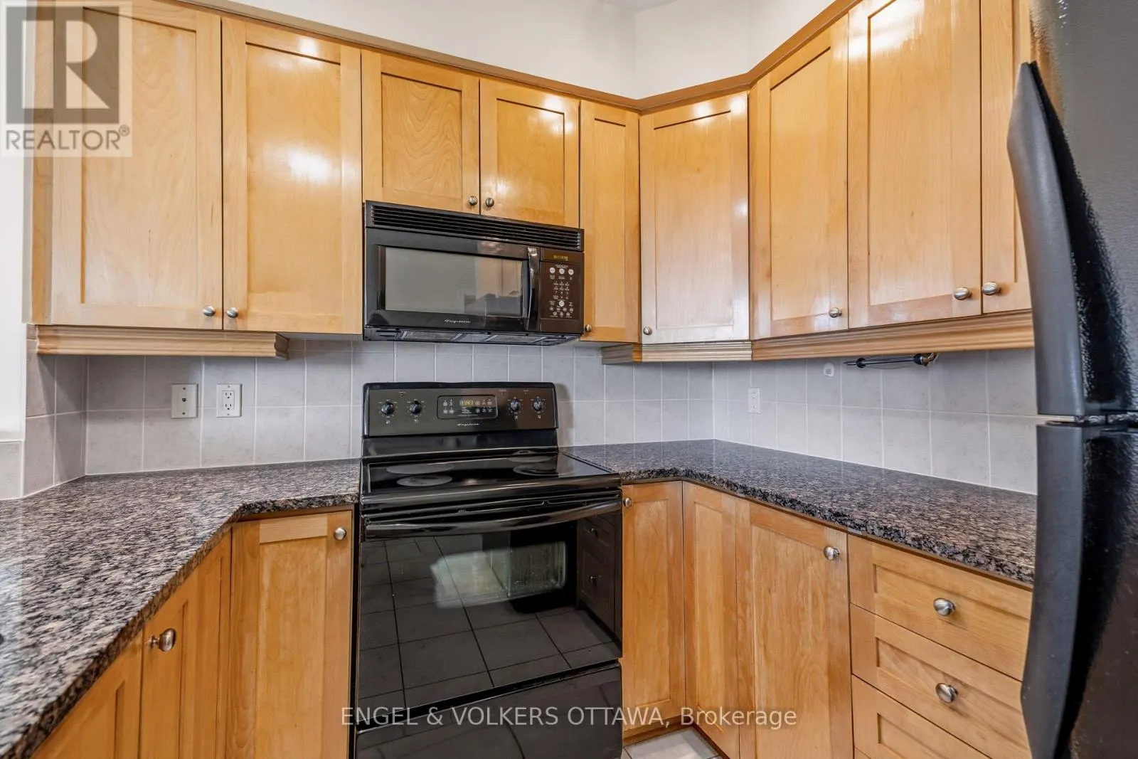 406 - 570 LAURIER AVENUE
