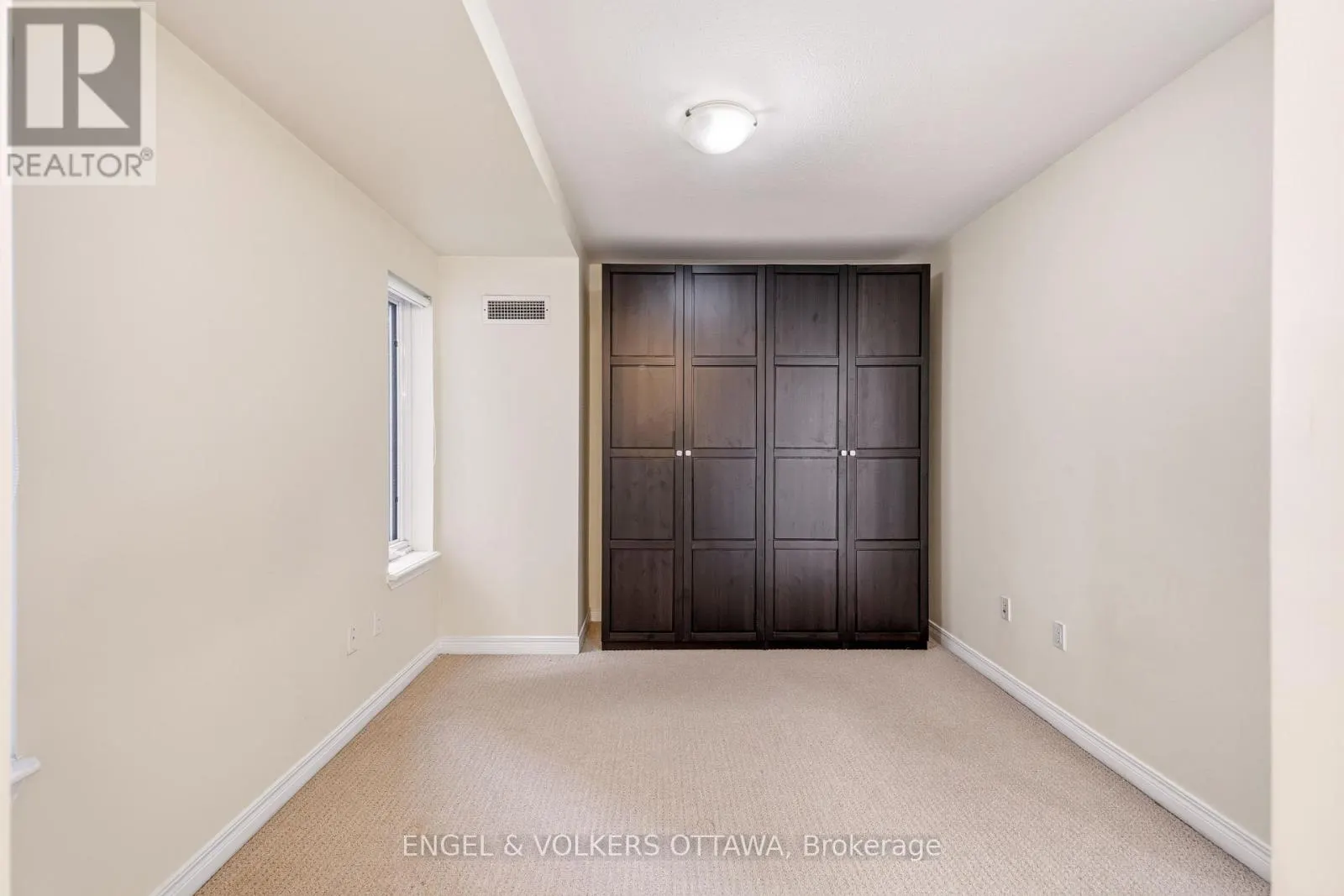 406 - 570 LAURIER AVENUE