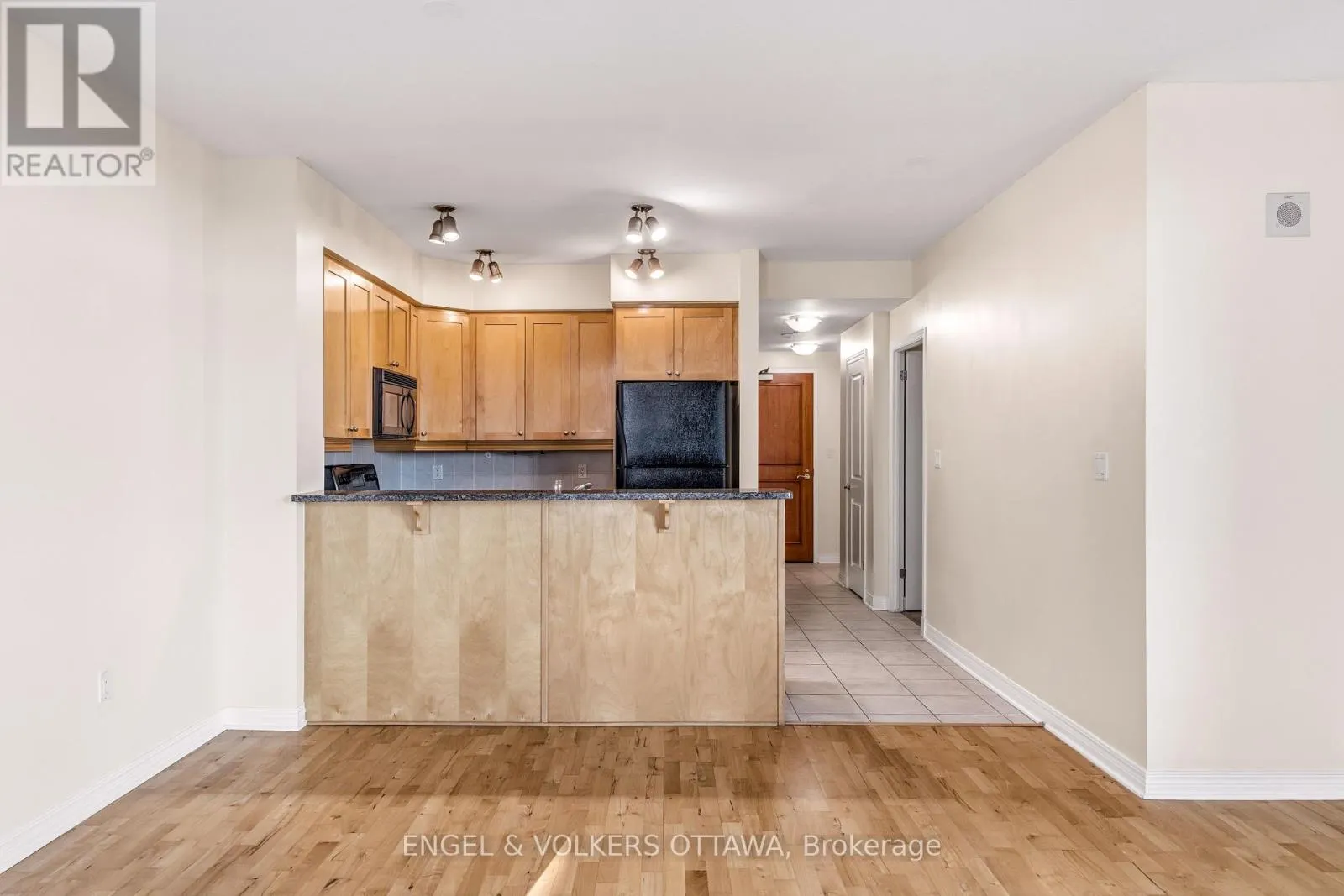 406 - 570 LAURIER AVENUE