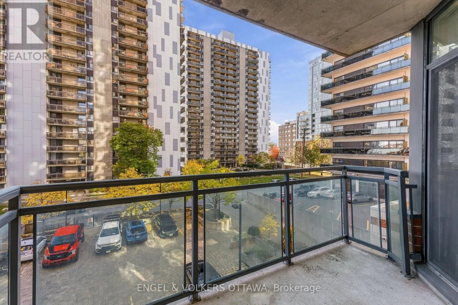 406 - 570 LAURIER AVENUE