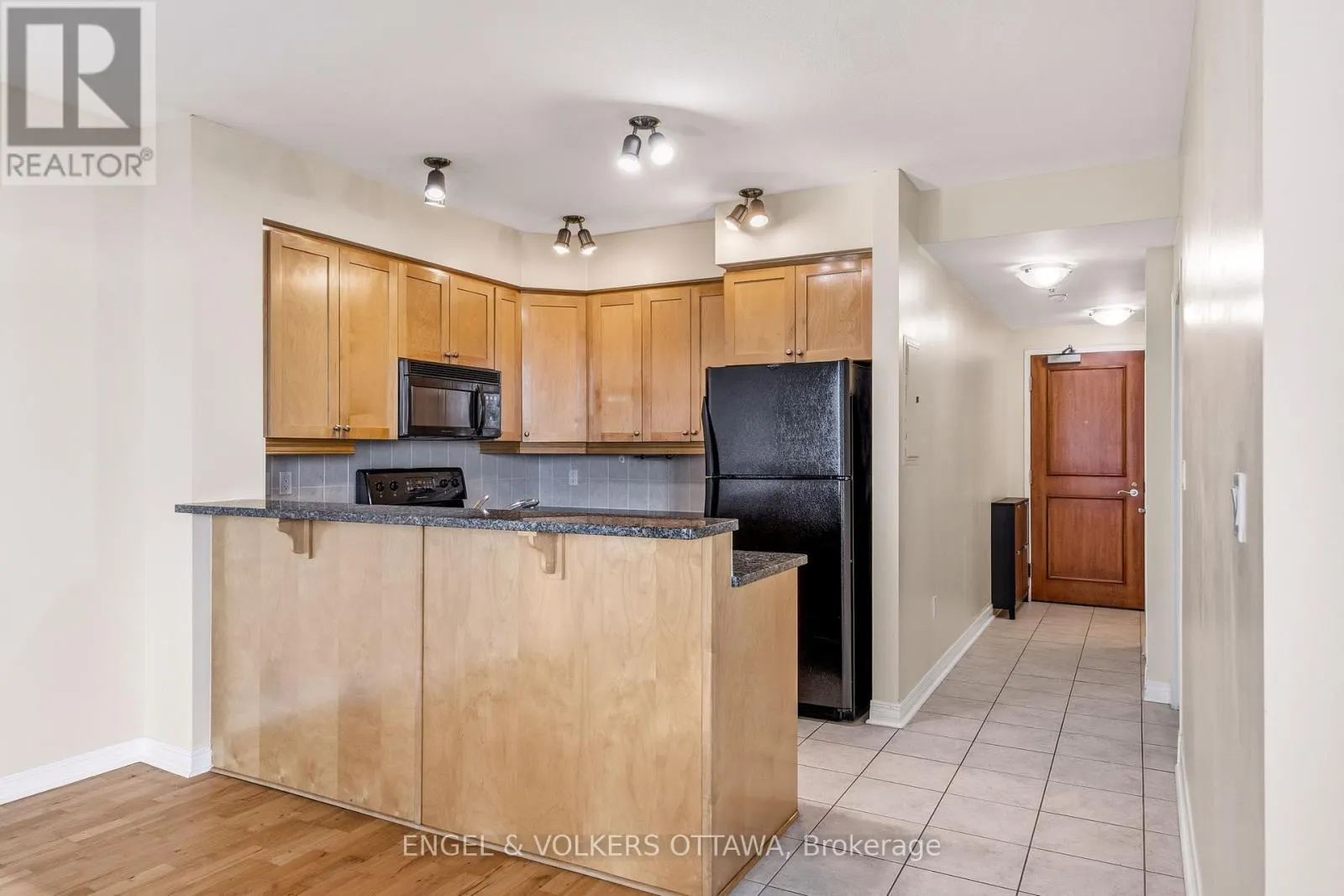 406 - 570 LAURIER AVENUE