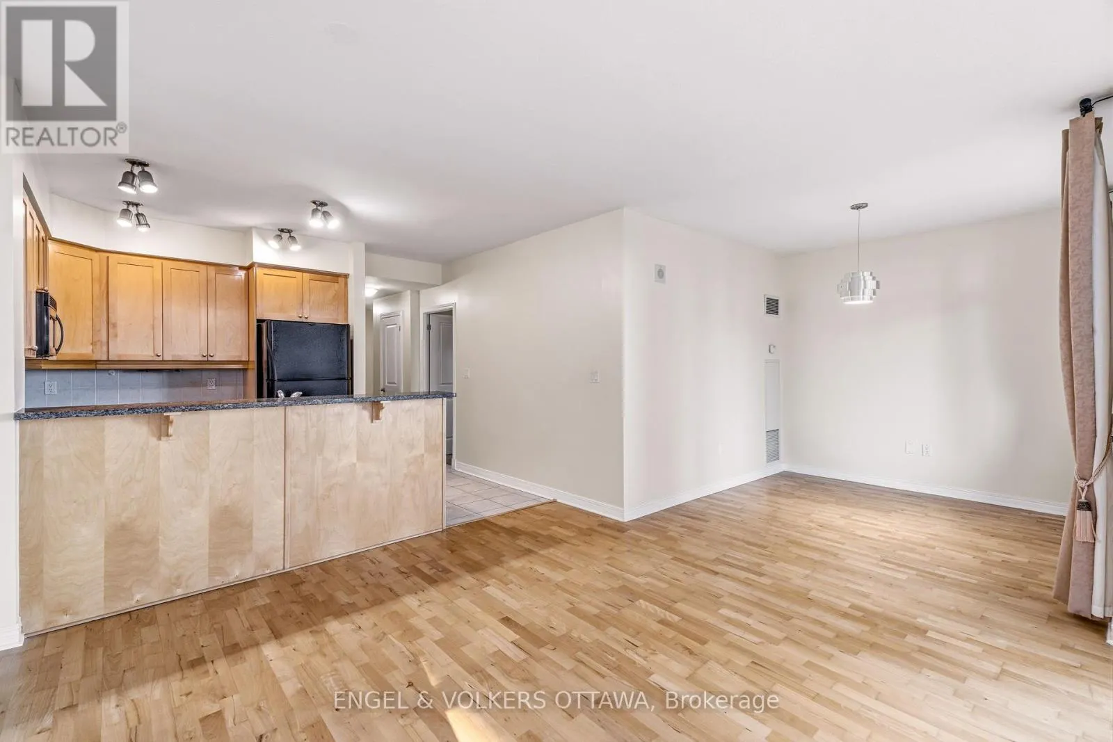 406 - 570 LAURIER AVENUE