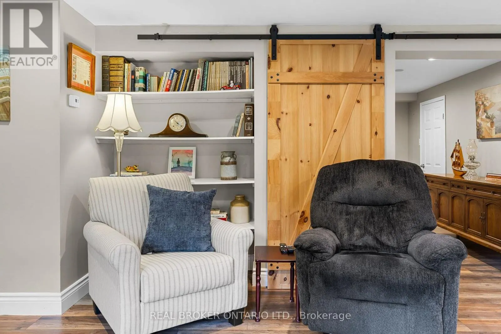 316 CLOTHIER STREET W