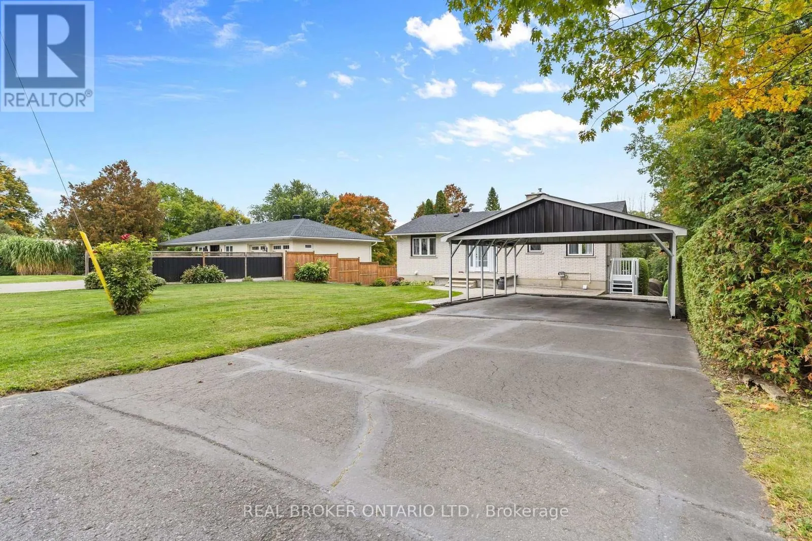 316 CLOTHIER STREET W