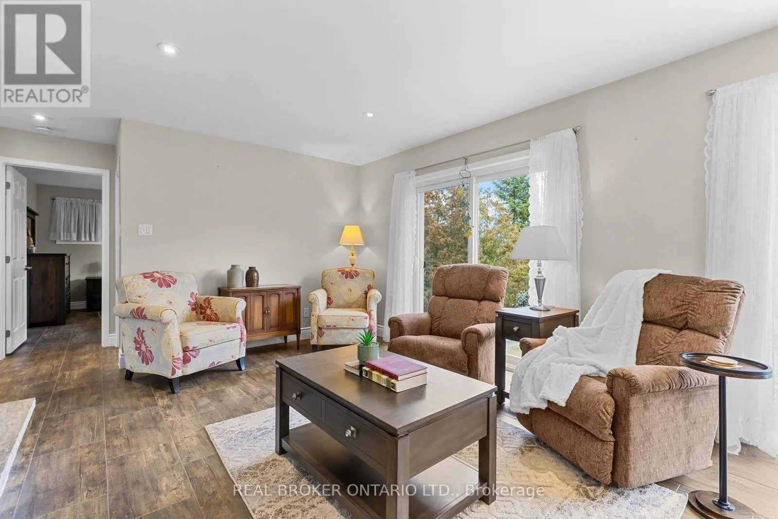 316 CLOTHIER STREET W