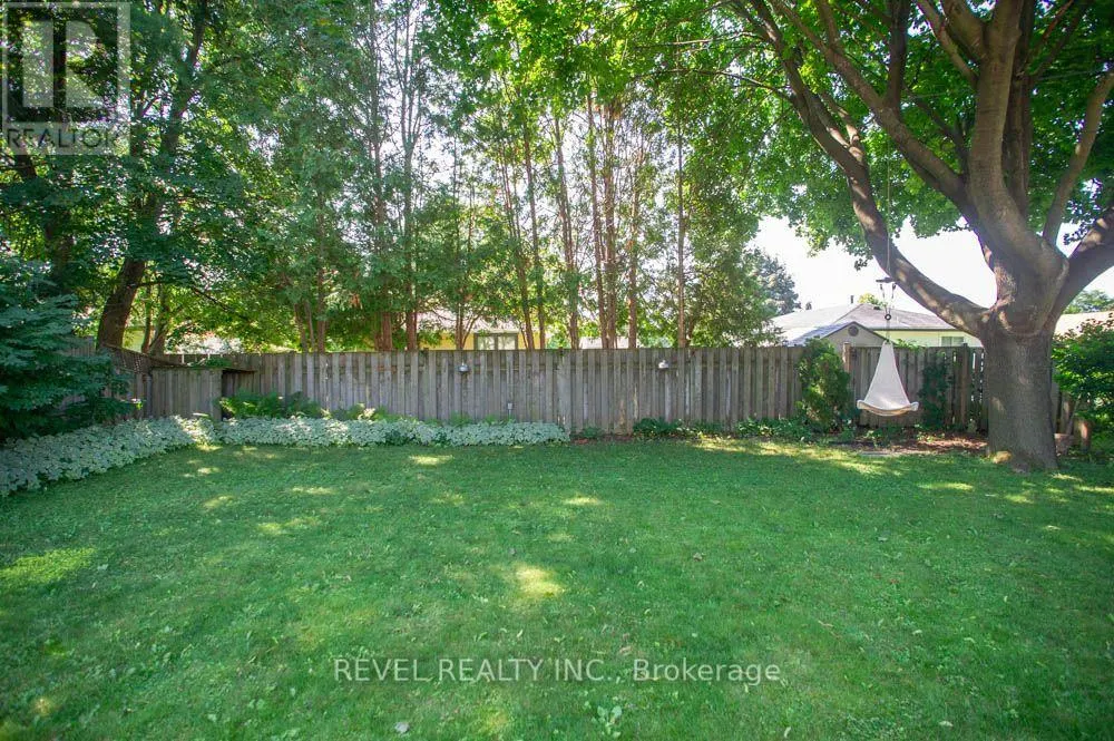 27 MYRTLEVILLE DRIVE