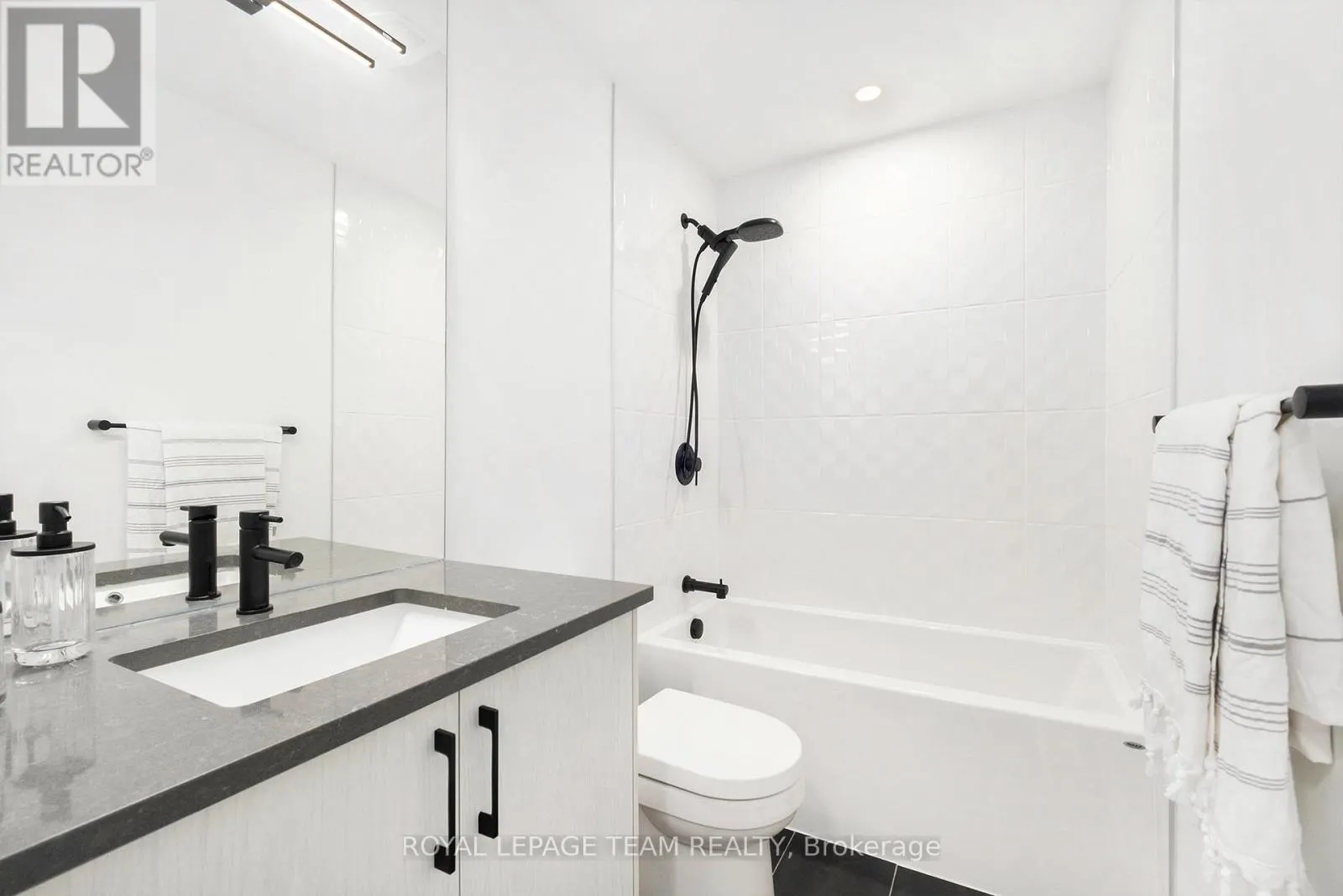 2422 APHRODITE PRIVATE