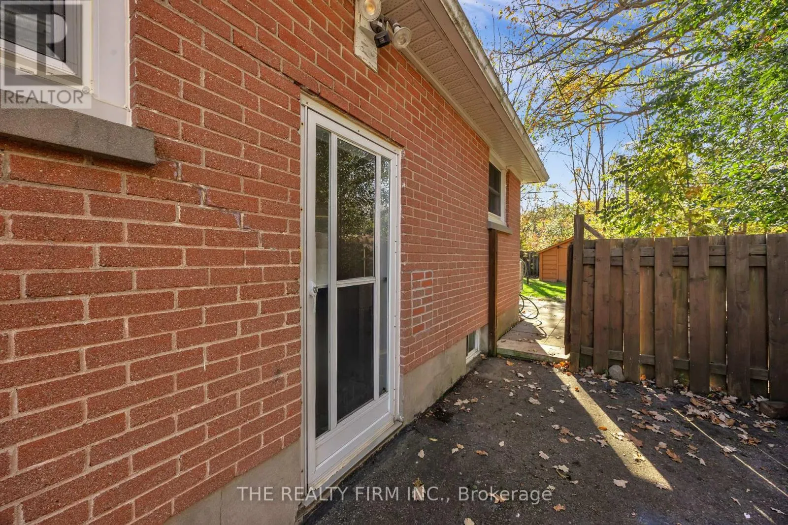 119 EMERY STREET W