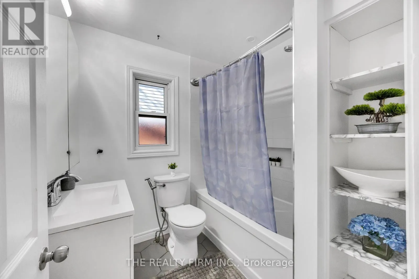 119 EMERY STREET W