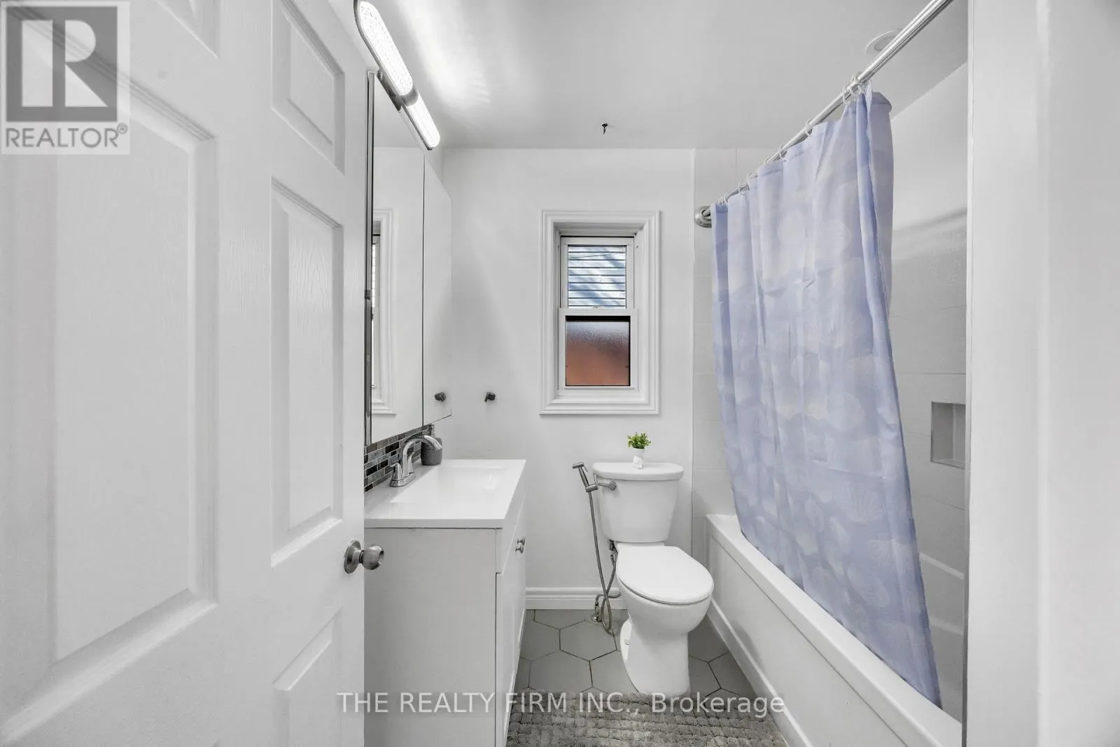 119 EMERY STREET W