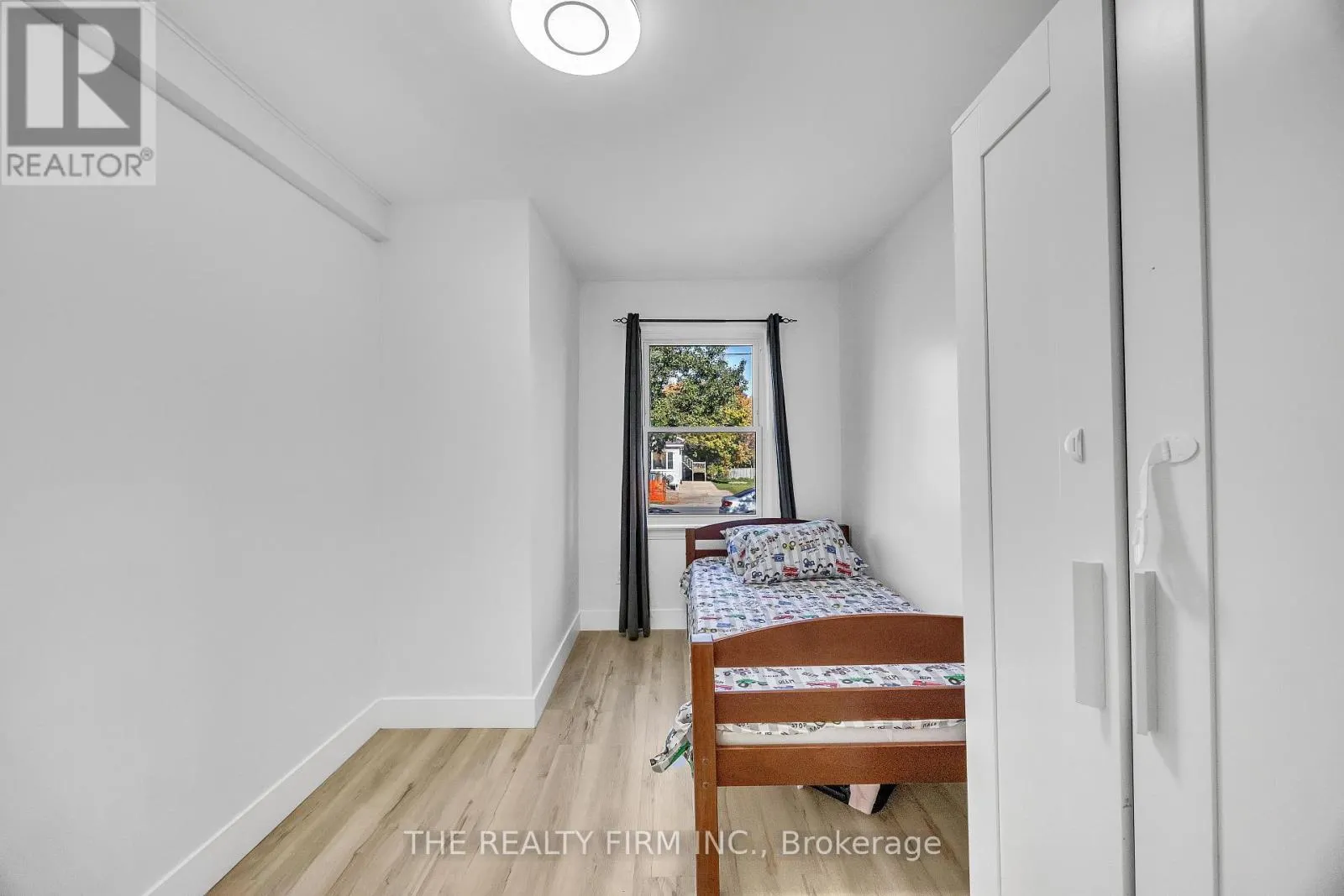 119 EMERY STREET W