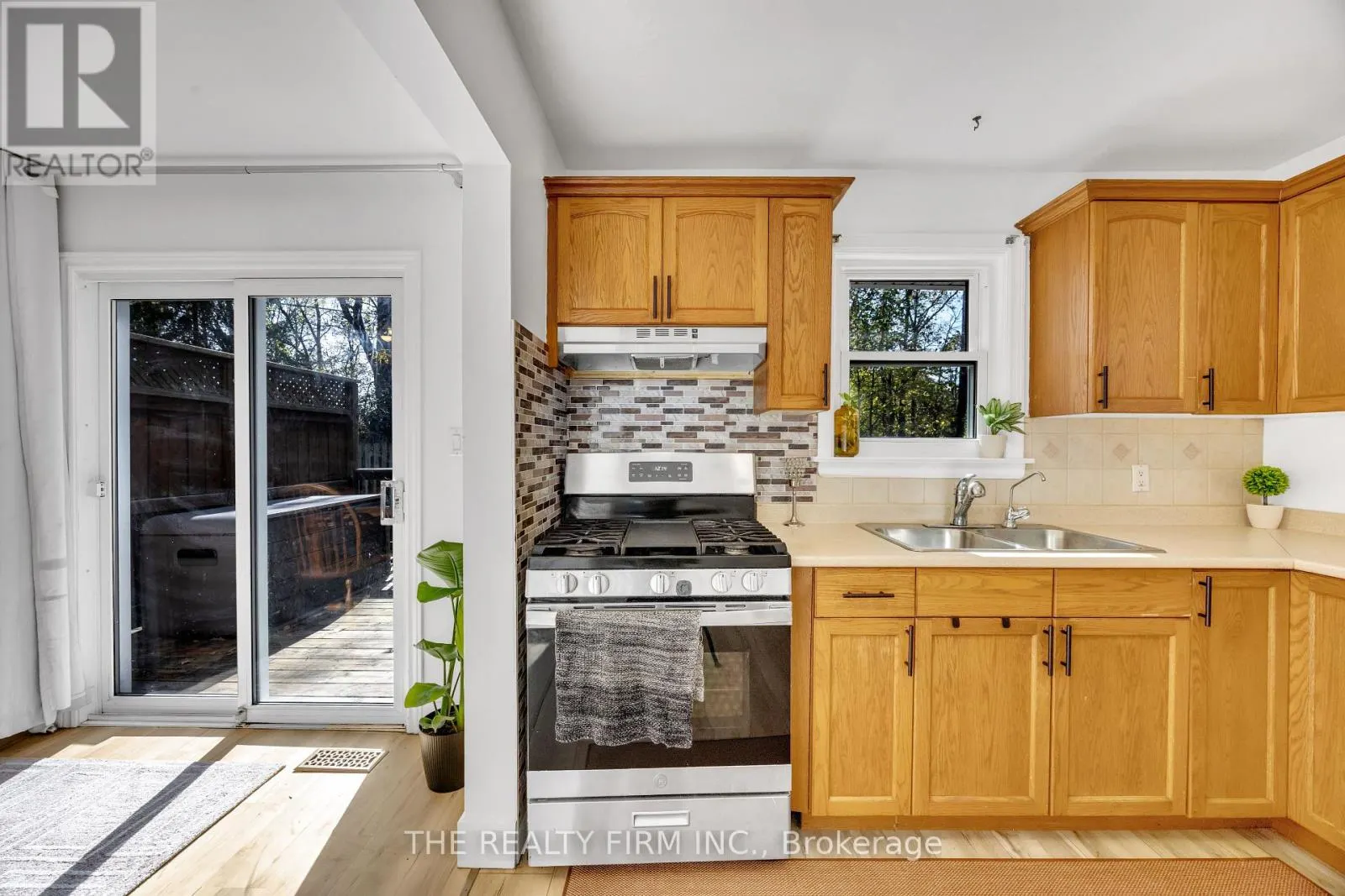 119 EMERY STREET W