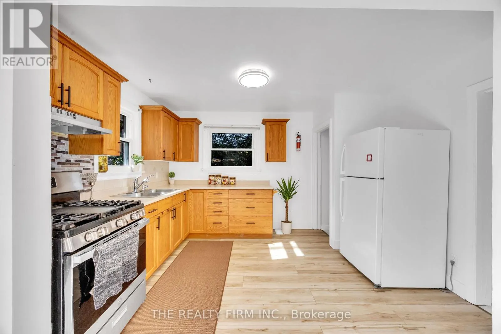 119 EMERY STREET W