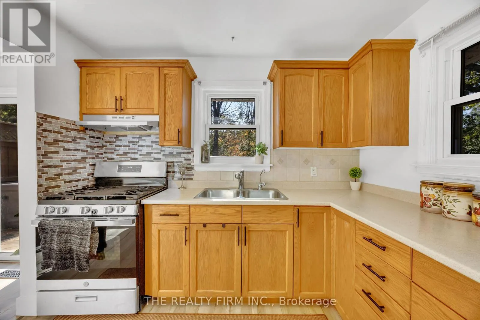 119 EMERY STREET W