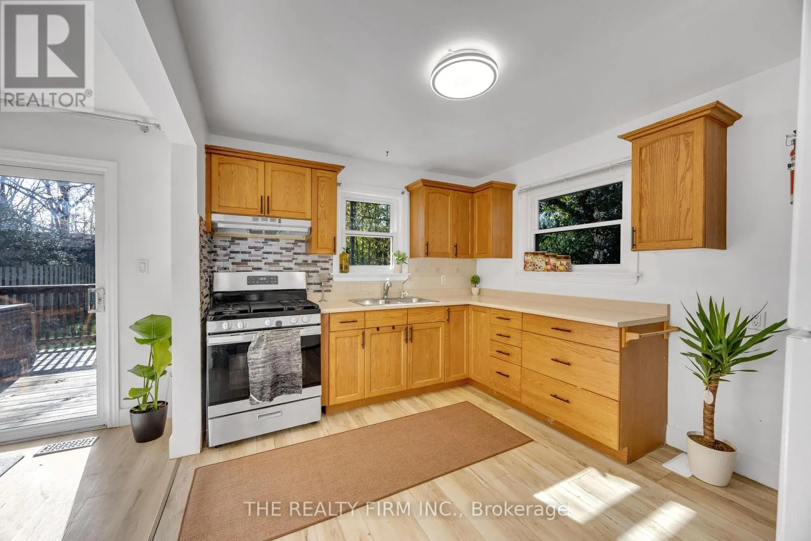 119 EMERY STREET W