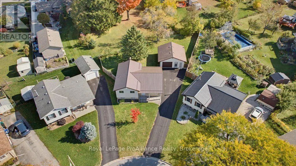 7 YATES COURT