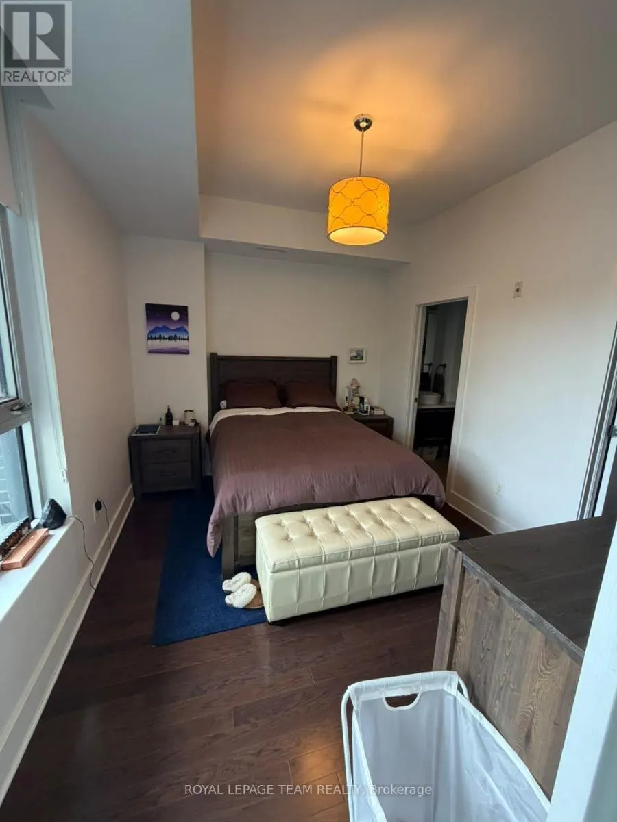 215 - 101 RICHMOND ROAD