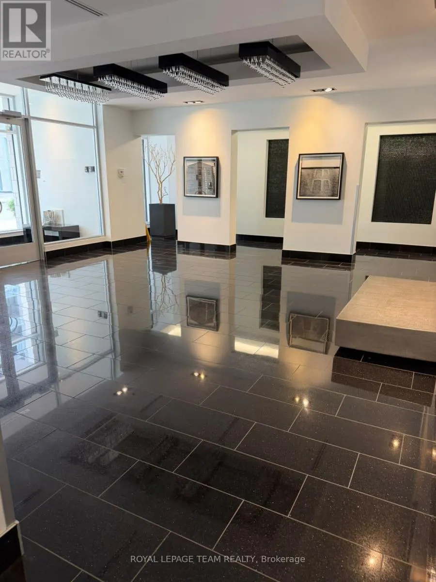 215 - 101 RICHMOND ROAD