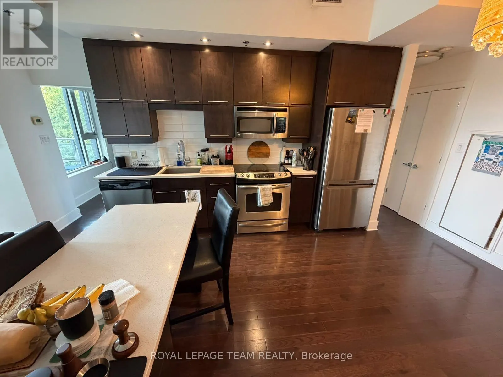 215 - 101 RICHMOND ROAD