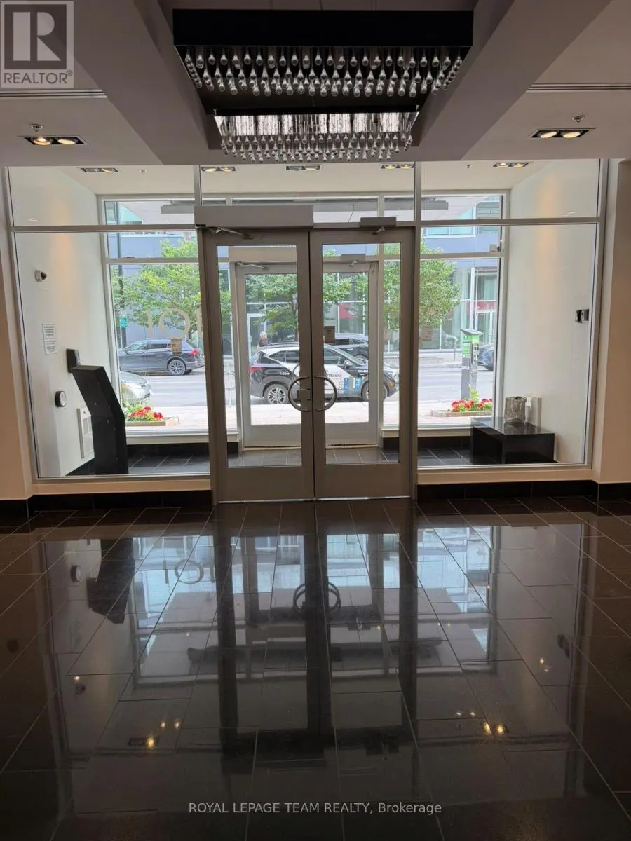 215 - 101 RICHMOND ROAD