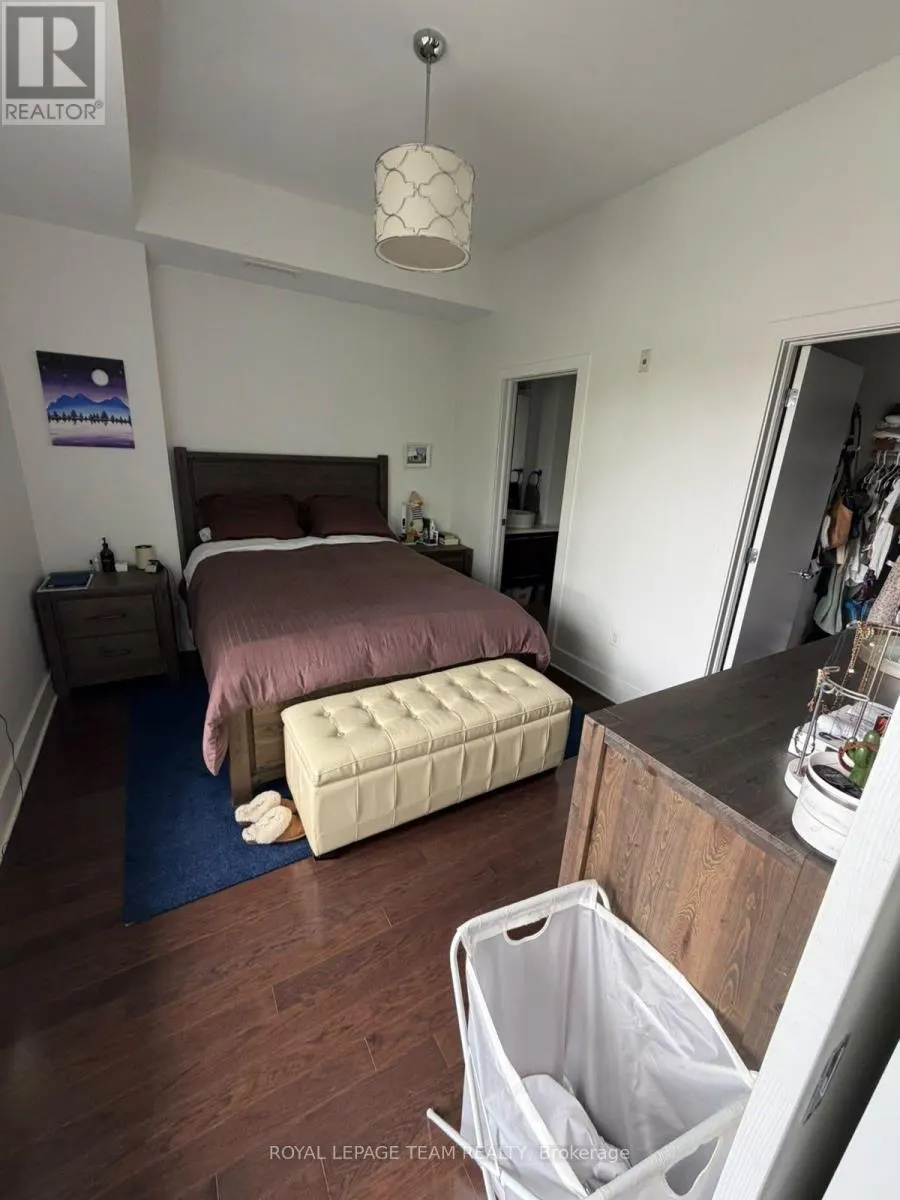 215 - 101 RICHMOND ROAD