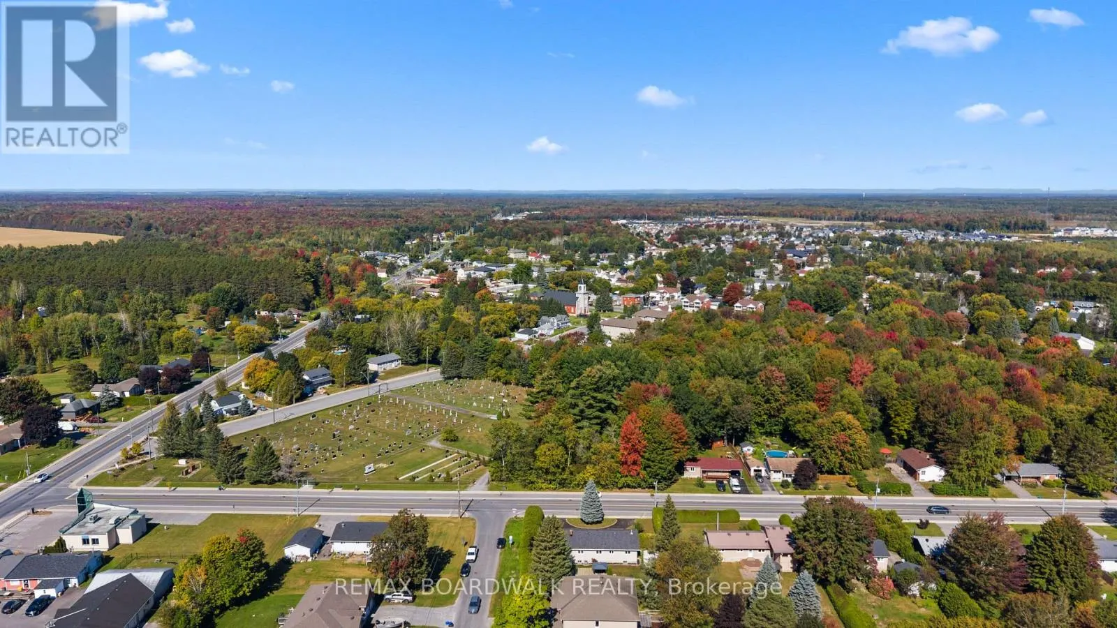 2187 DES PINS STREET