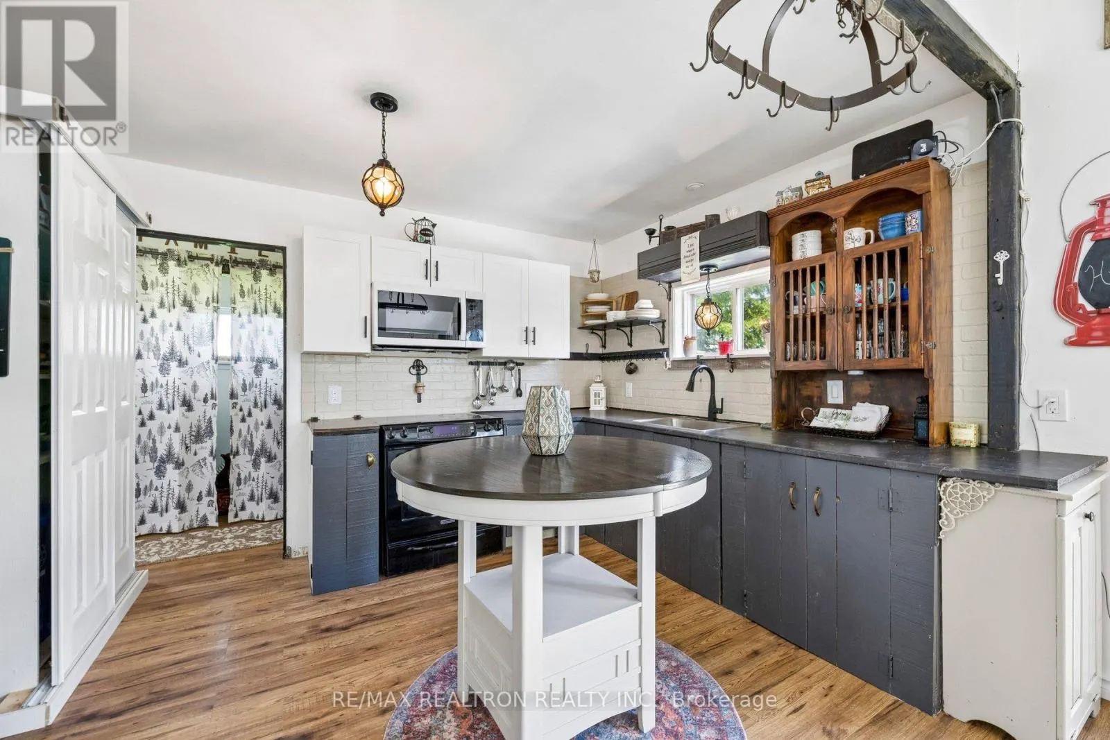 152 SETTLERS ROAD